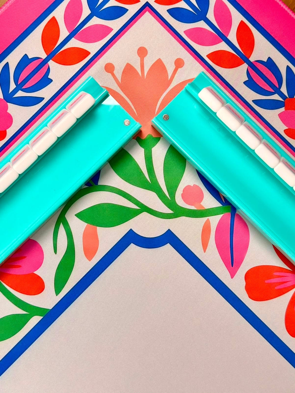 Mahjong by SI™ Floral Fiesta Frame
