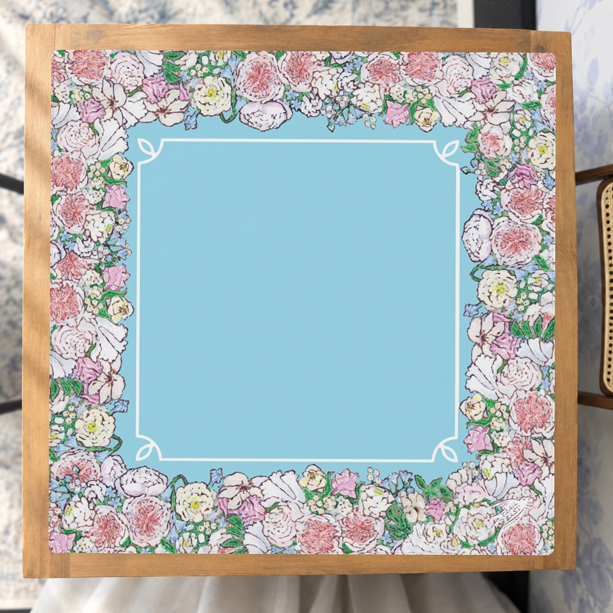 Juliet Roses — Studio Overhead [studio-overhead-square]