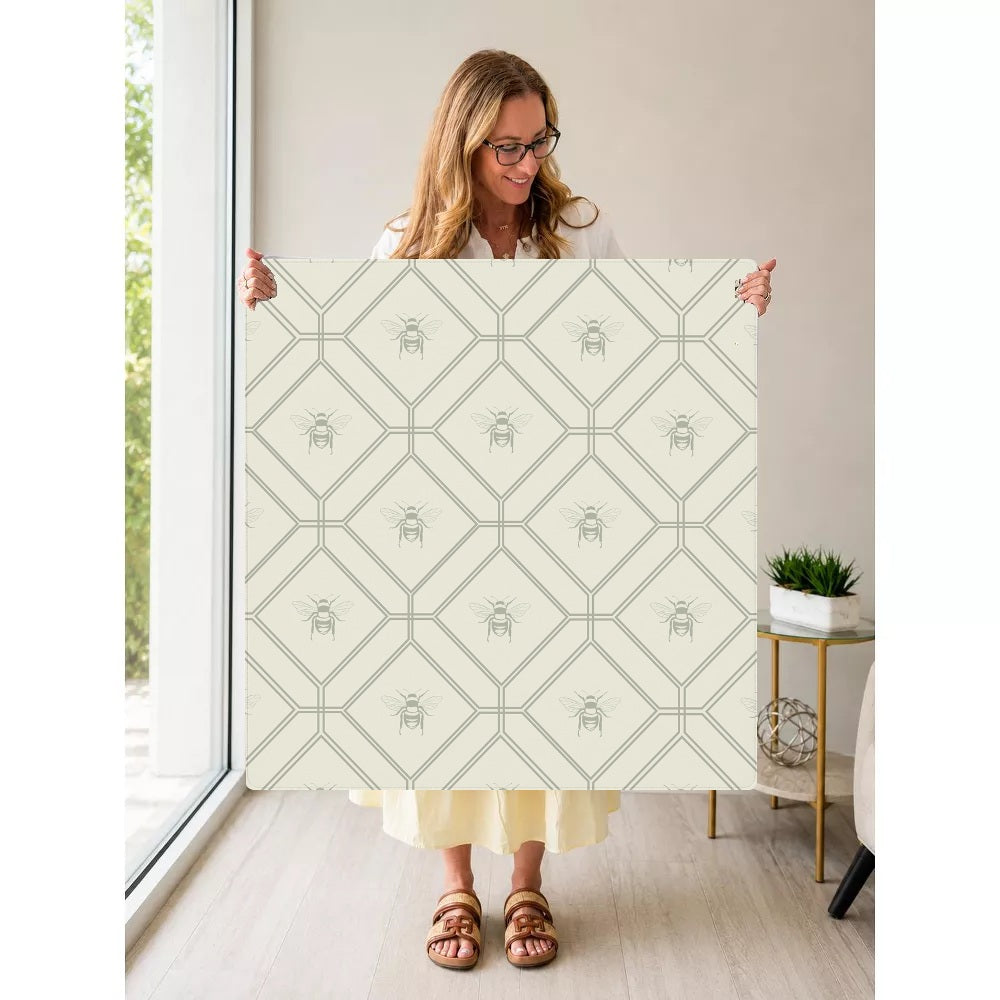 Mahjong by SI™ Queen Bee Trellis Mahjong Mat — Held Mat Portrait [held-mat-portrait-square]