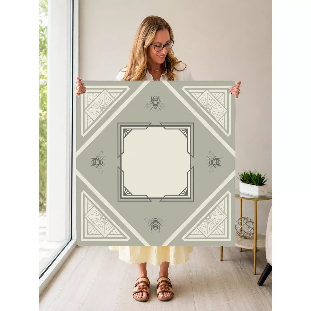 Mahjong by SI™  The Great Gatsbee Mahjong Mat — Held Mat Portrait [held-mat-portrait-square]