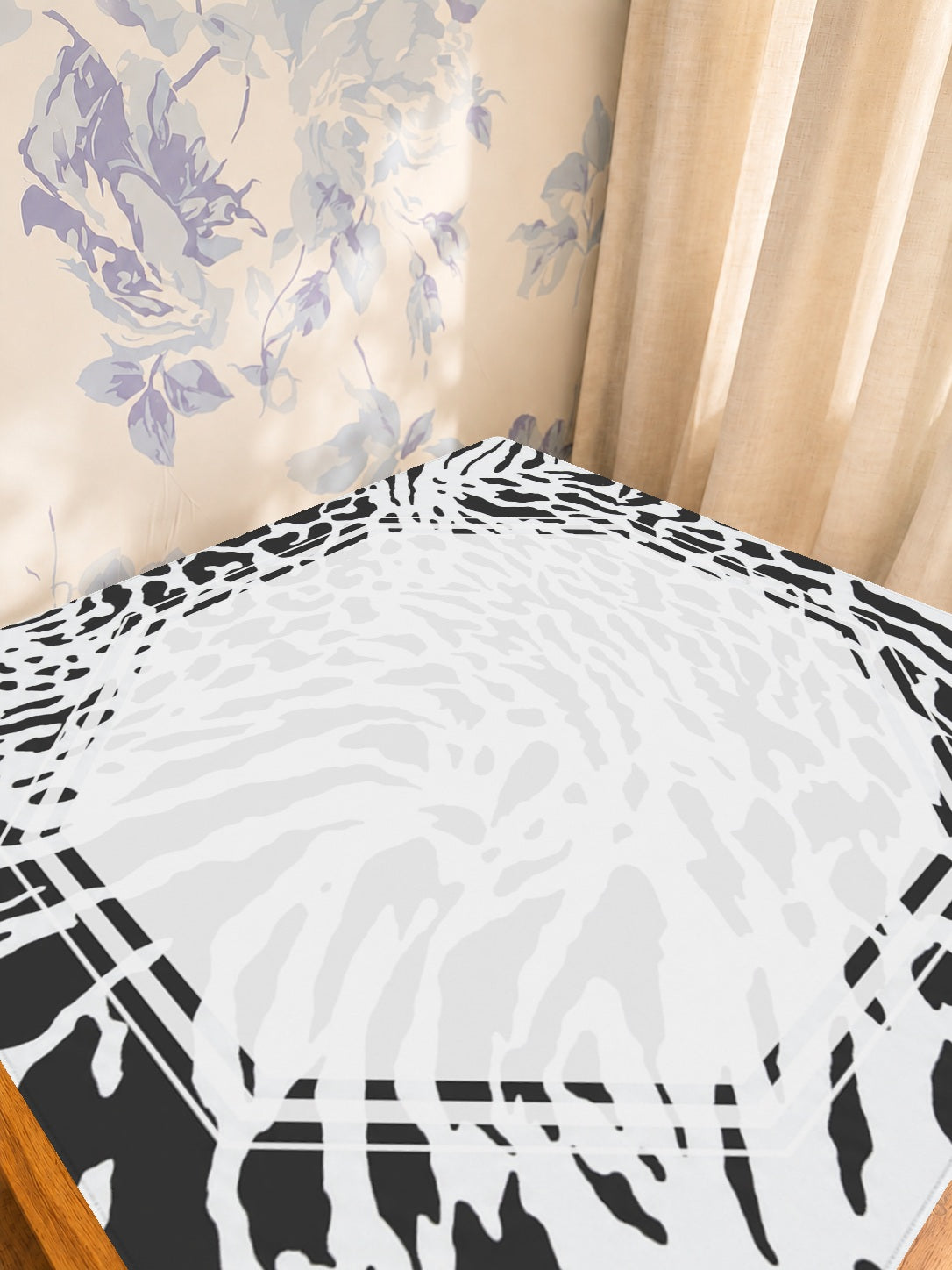 Mahjong by SI™ Wild Things Mahjong Mat — Sunlit Detail [studio-detail-square]