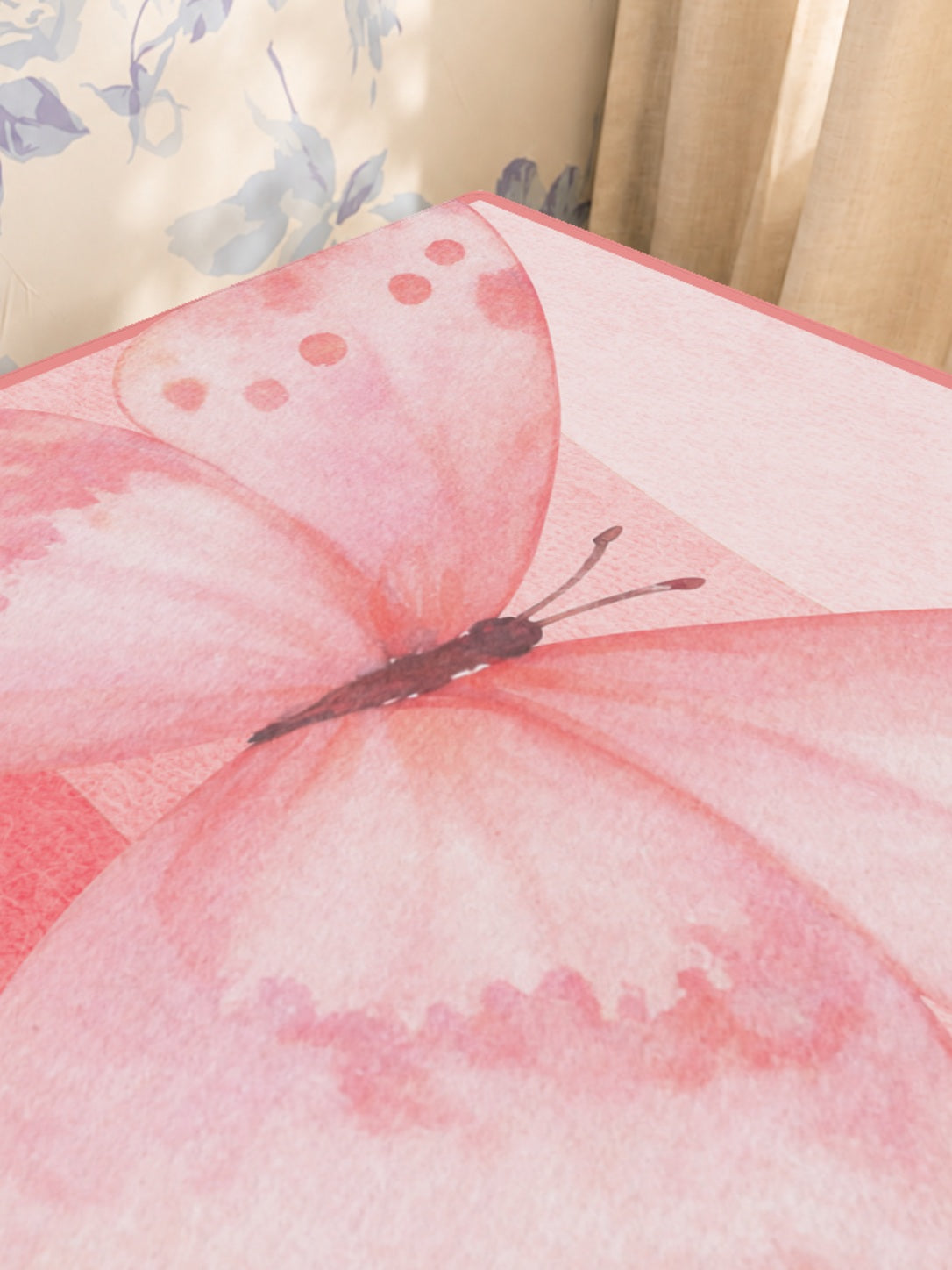 Mahjong by SI™ Wing Woman | Red Border Mahjong Mat — Sunlit Close-up [sunlit-closeup-square]